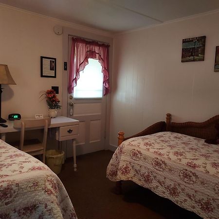 Serenity Motel Shaftsbury Bagian luar foto