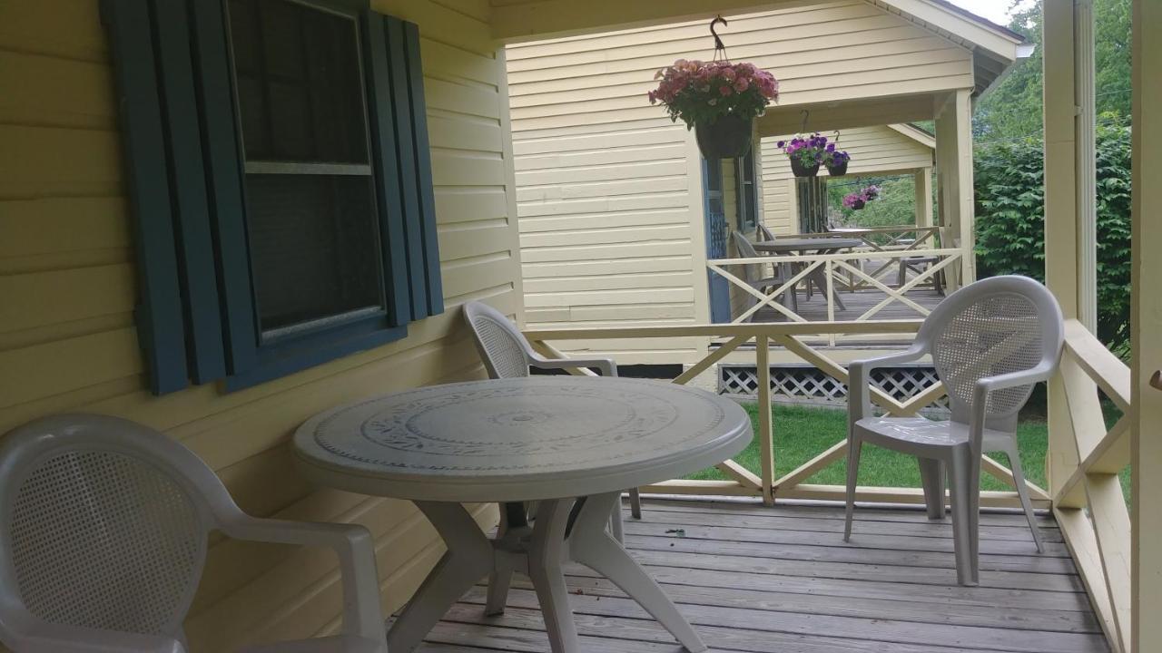Serenity Motel Shaftsbury Bagian luar foto