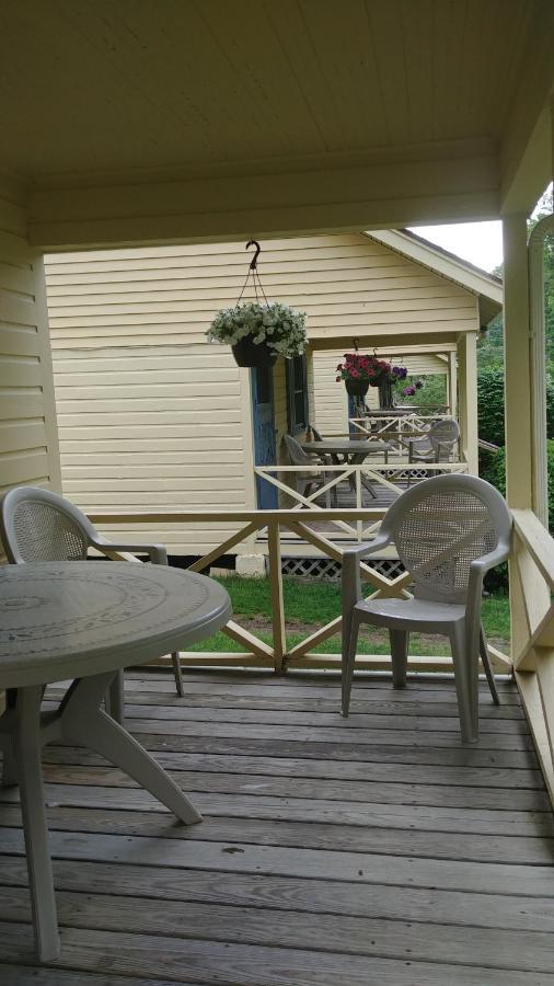 Serenity Motel Shaftsbury Bagian luar foto