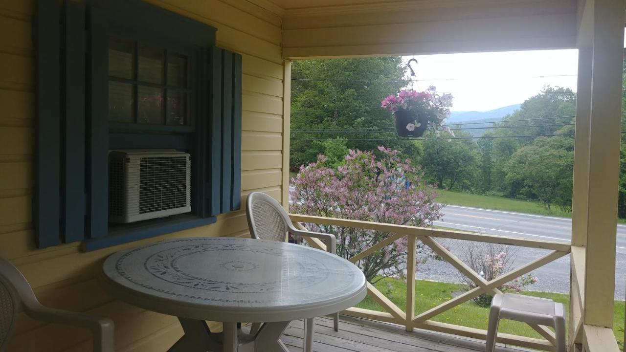 Serenity Motel Shaftsbury Bagian luar foto