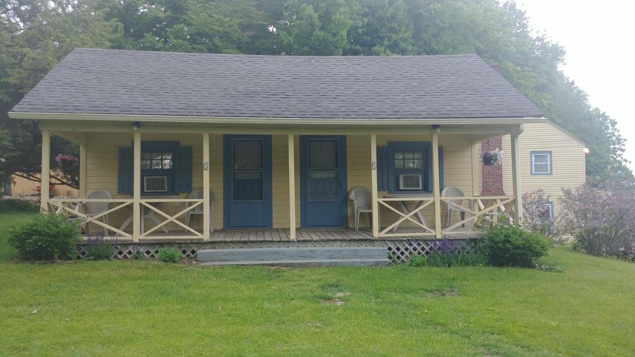 Serenity Motel Shaftsbury Bagian luar foto