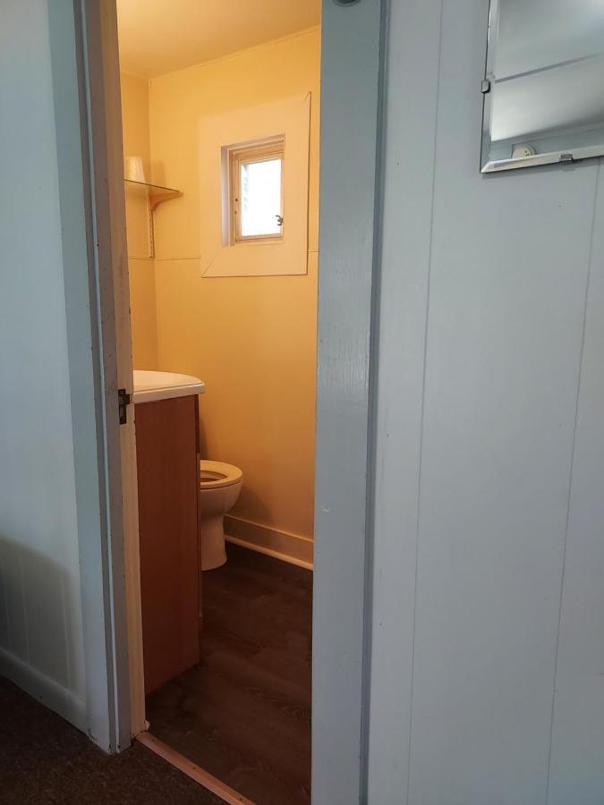 Serenity Motel Shaftsbury Bagian luar foto