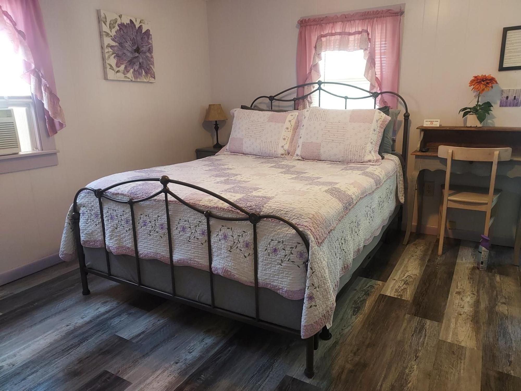 Serenity Motel Shaftsbury Bagian luar foto