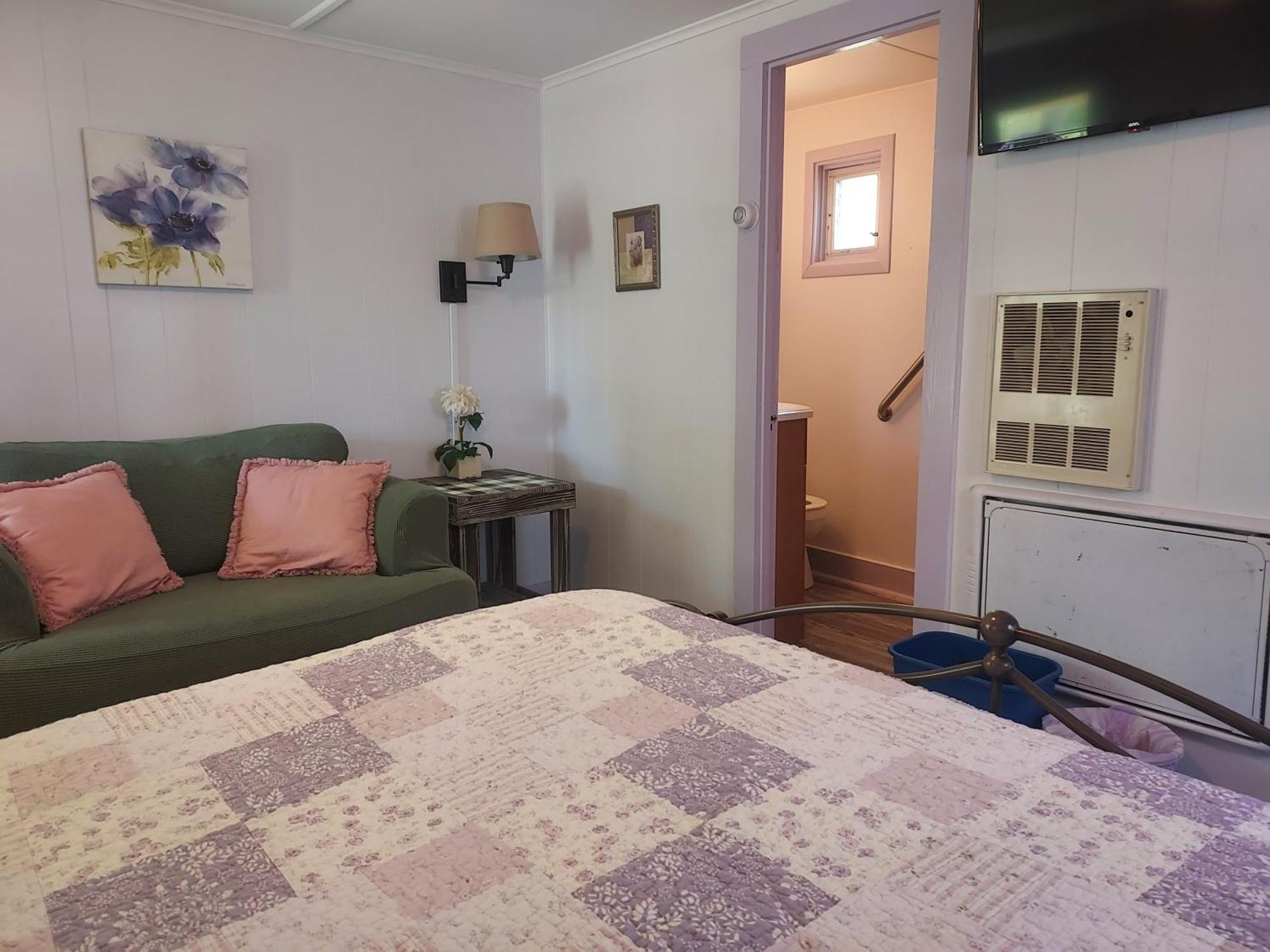 Serenity Motel Shaftsbury Bagian luar foto