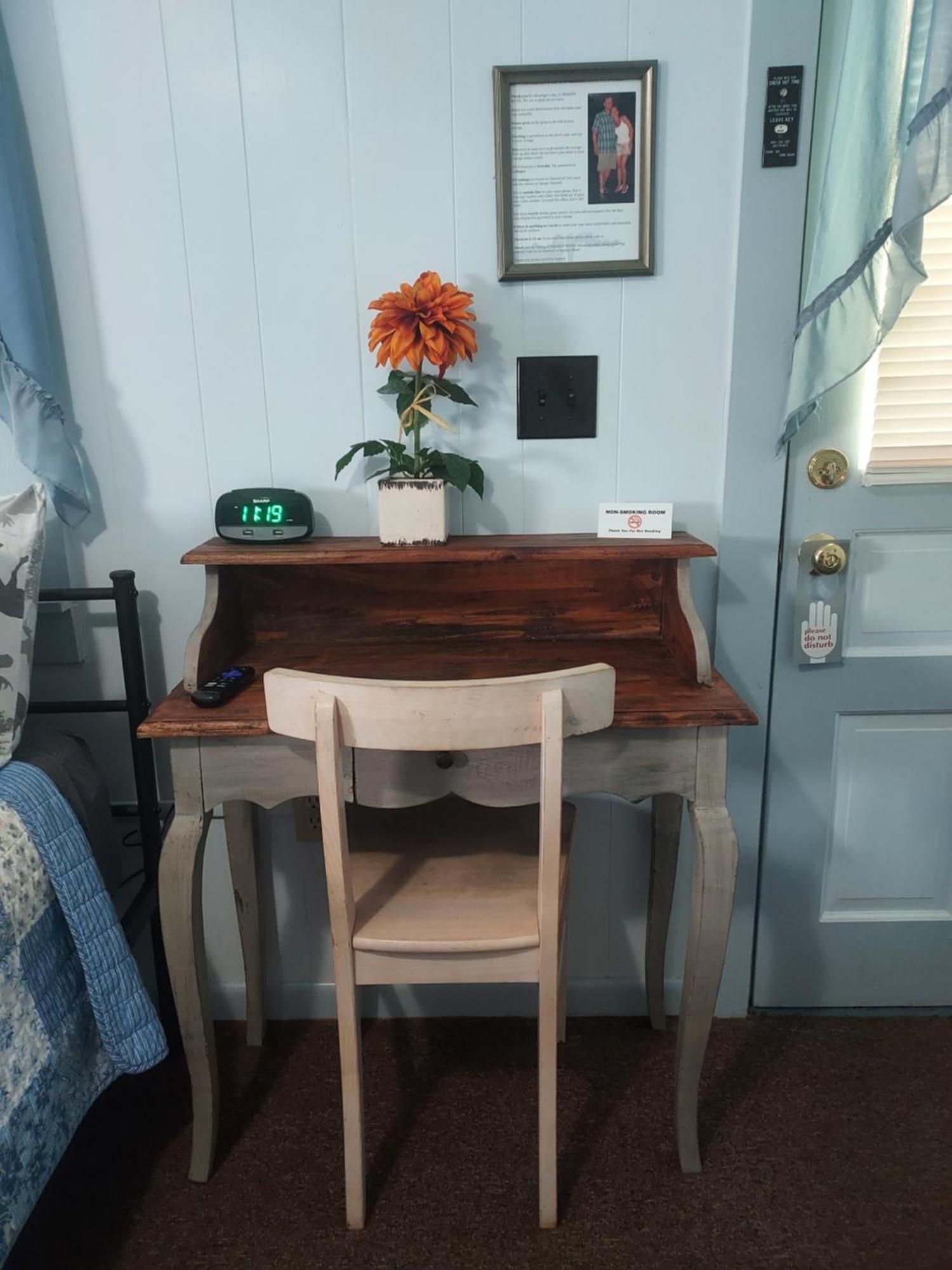 Serenity Motel Shaftsbury Bagian luar foto