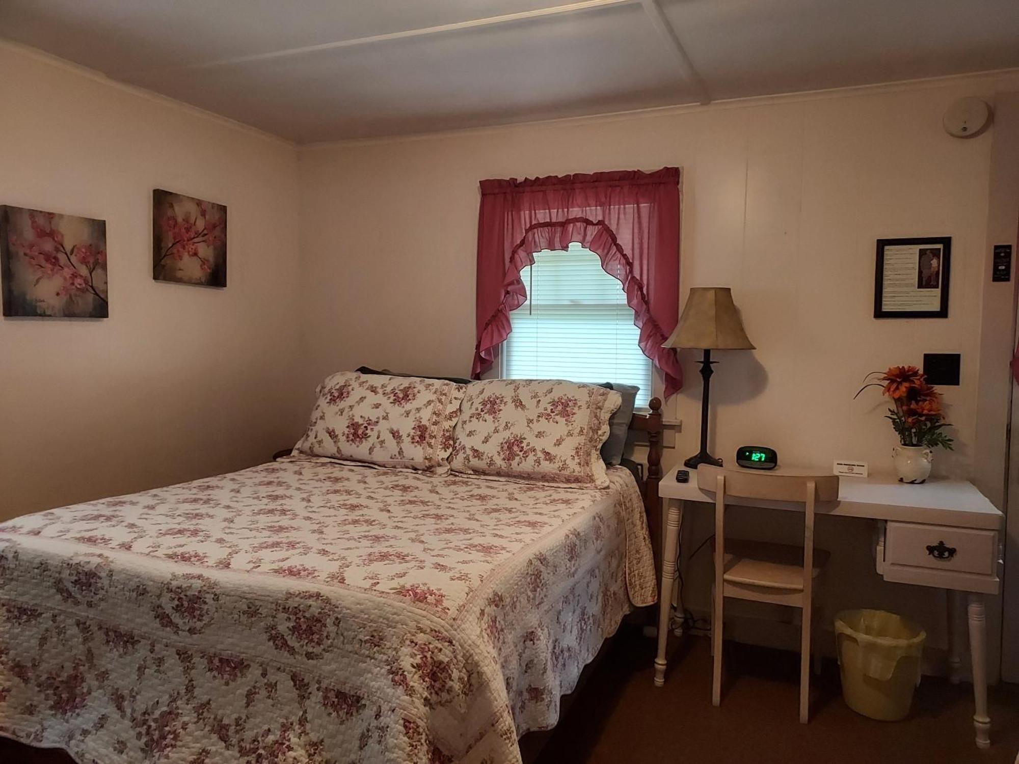 Serenity Motel Shaftsbury Bagian luar foto