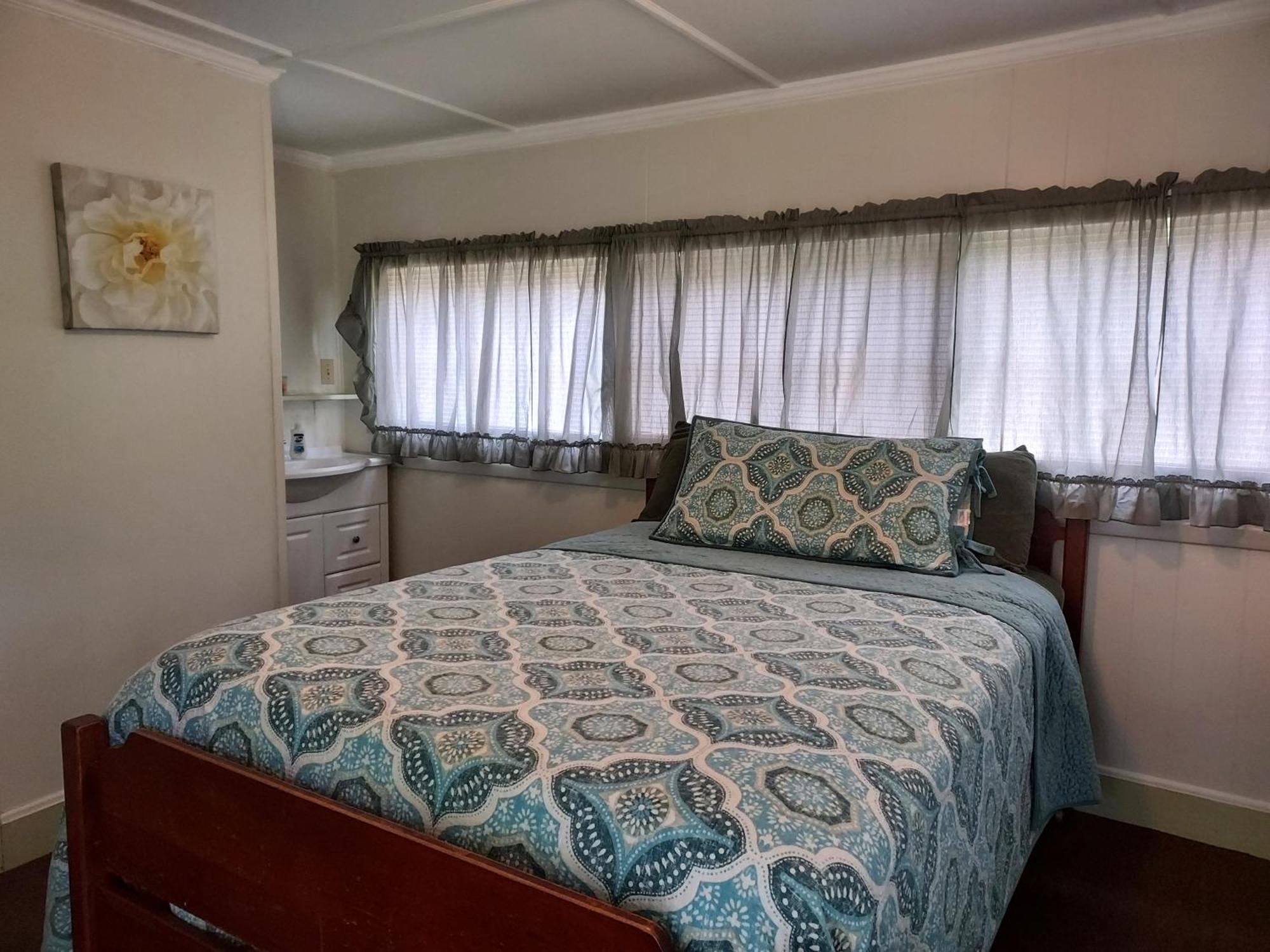 Serenity Motel Shaftsbury Bagian luar foto