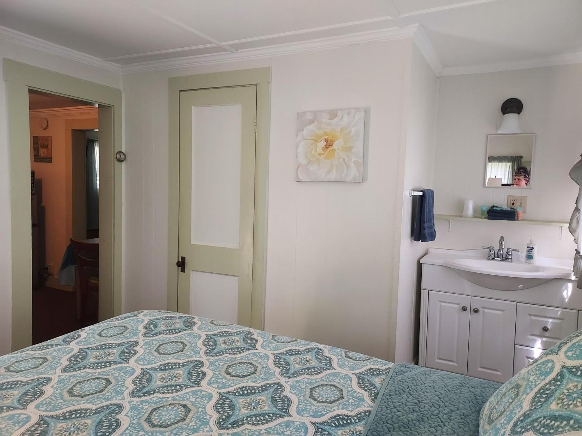 Serenity Motel Shaftsbury Bagian luar foto