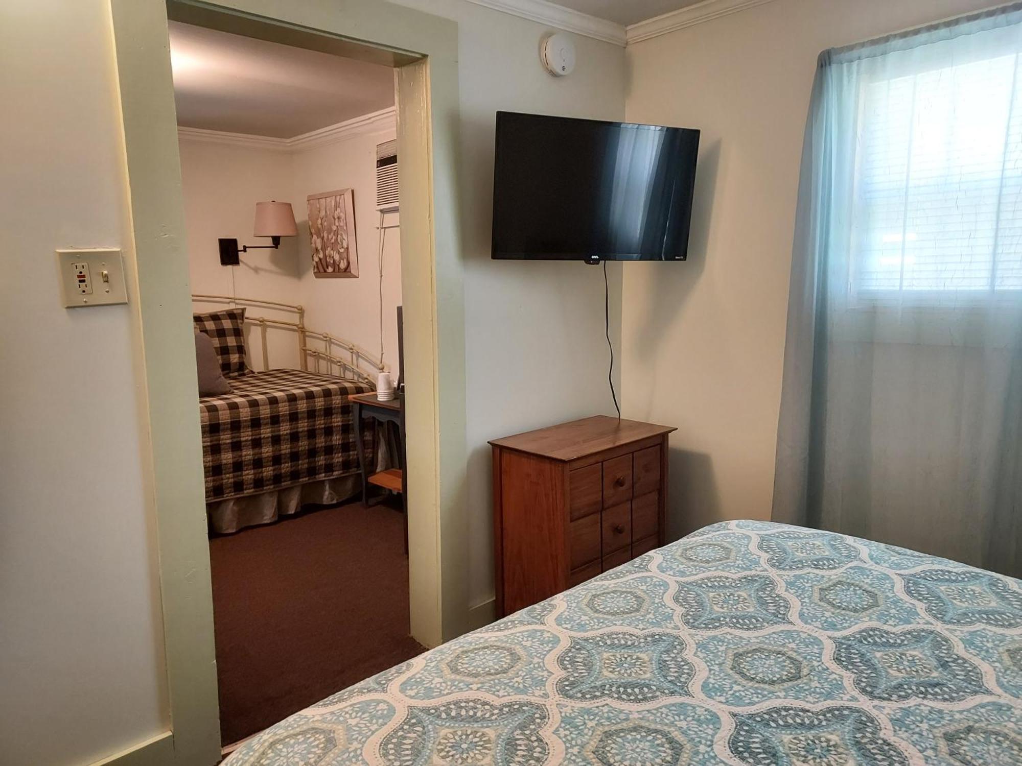 Serenity Motel Shaftsbury Bagian luar foto